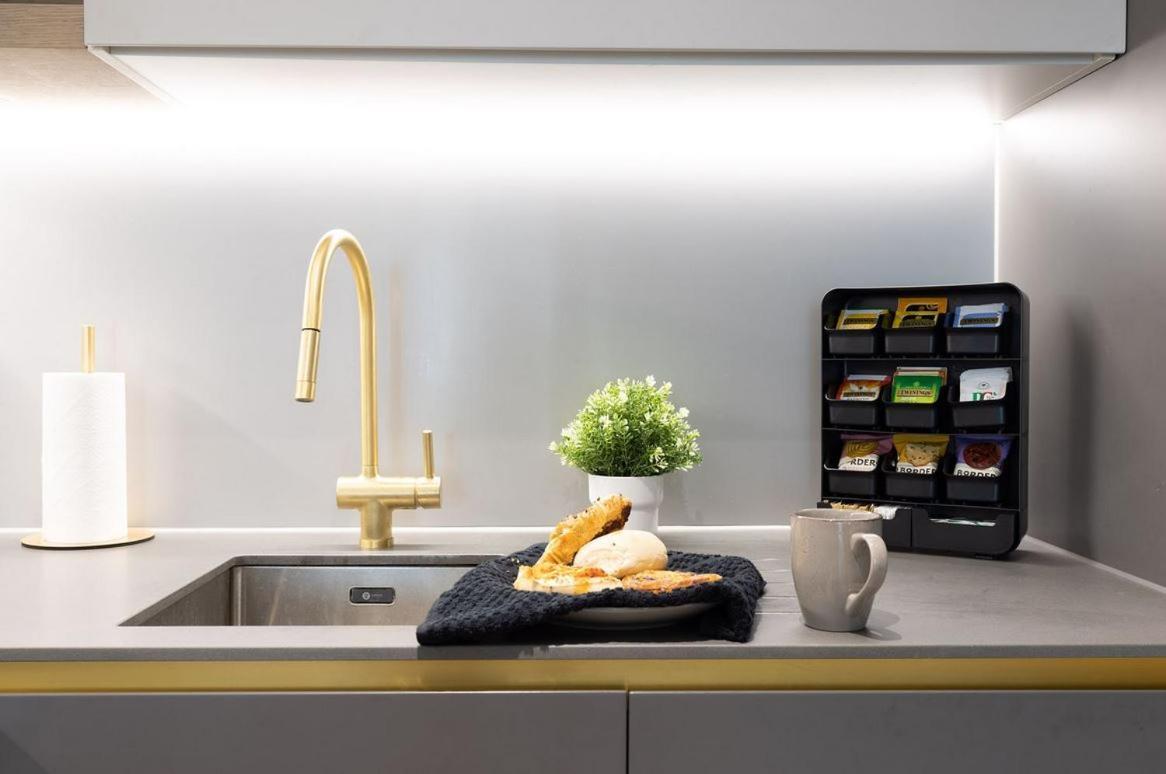 Shypen Apartment London Bagian luar foto
